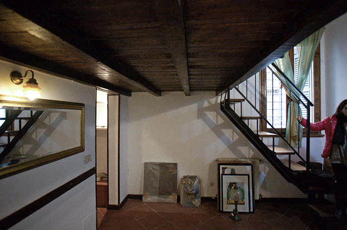Spazio Interno e Soppalco in legno Urbana 120 Prima dei lavori di Restauro e Interior Design