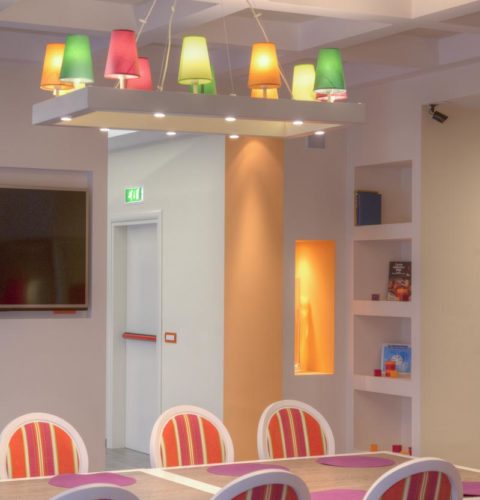 Lampadario Alice paralumi colorati-2