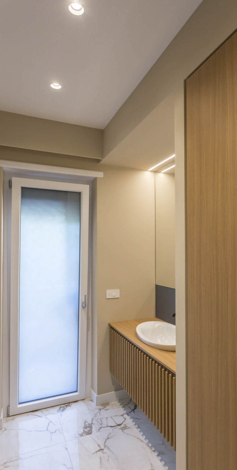 Bagno blu Aurelia Home Dopo i lavori di Restauro e Interior Design Bagno blu Aurelia Home Dopo i lavori di Restauro e Interior Design