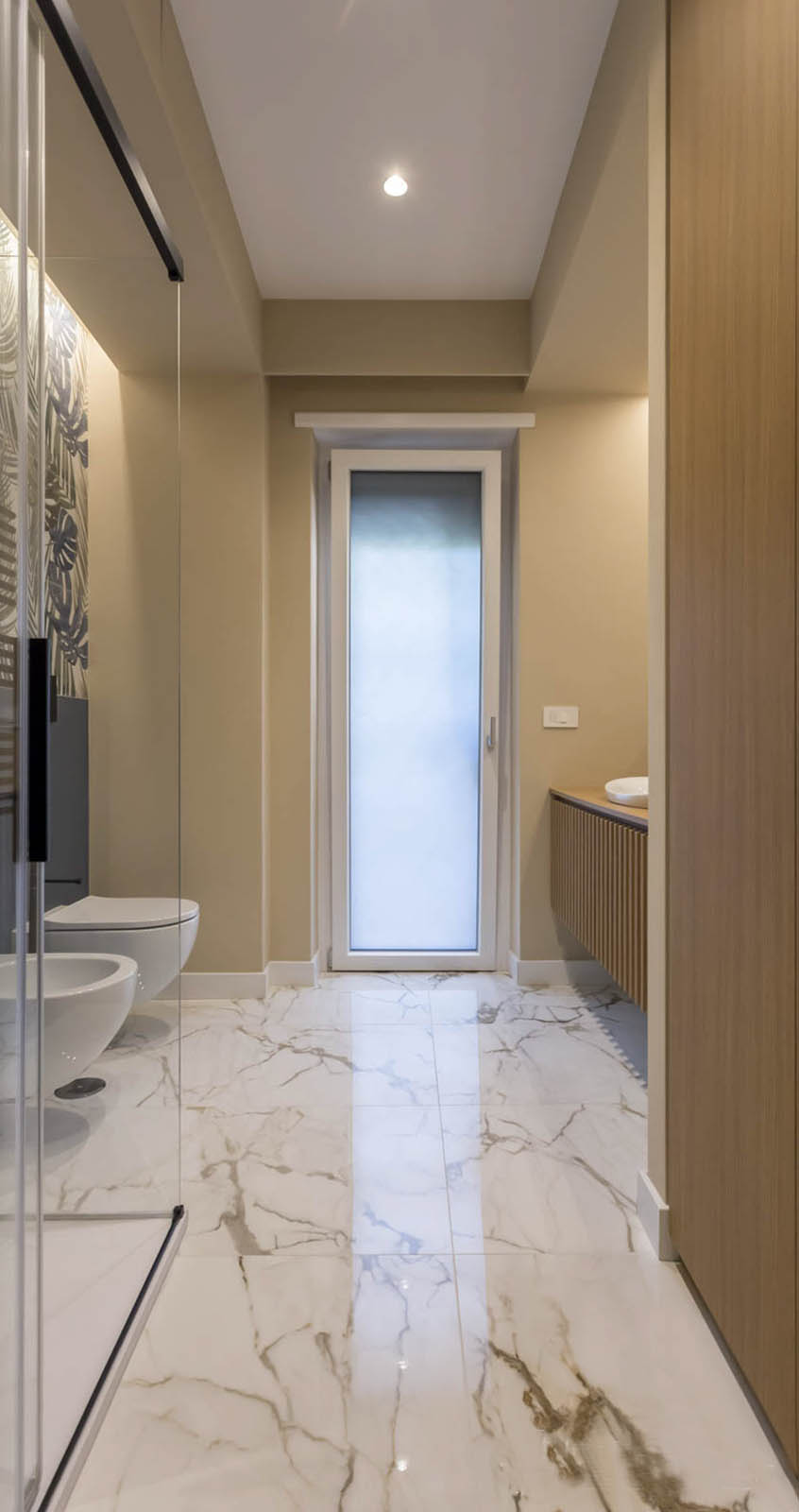 Bagno blu Aurelia Home DOPO dei lavori di Restauro e Interior Design Bagno blu Aurelia Home DOPO dei lavori di Restauro e Interior Design